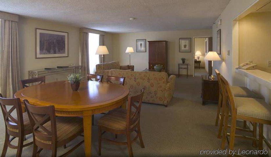 Doubletree By Hilton Dallas Near The Galleria Addison Room photo